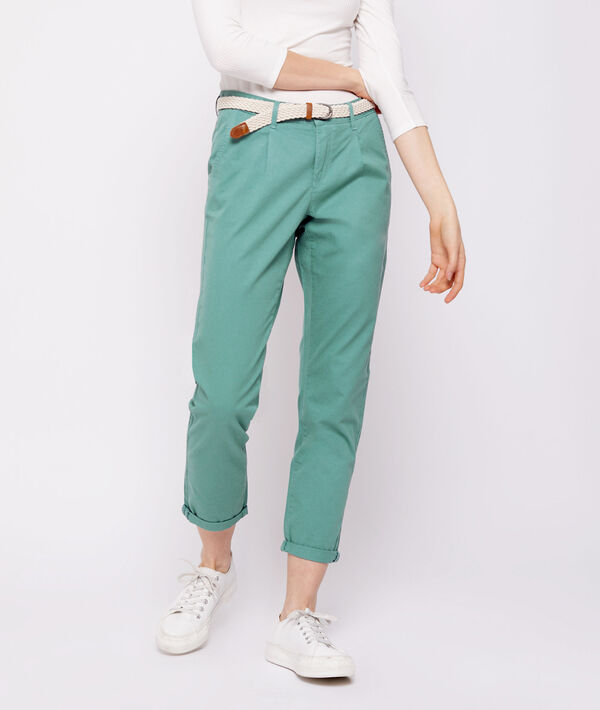Pantalon court ceinturé en coton bio celadon.