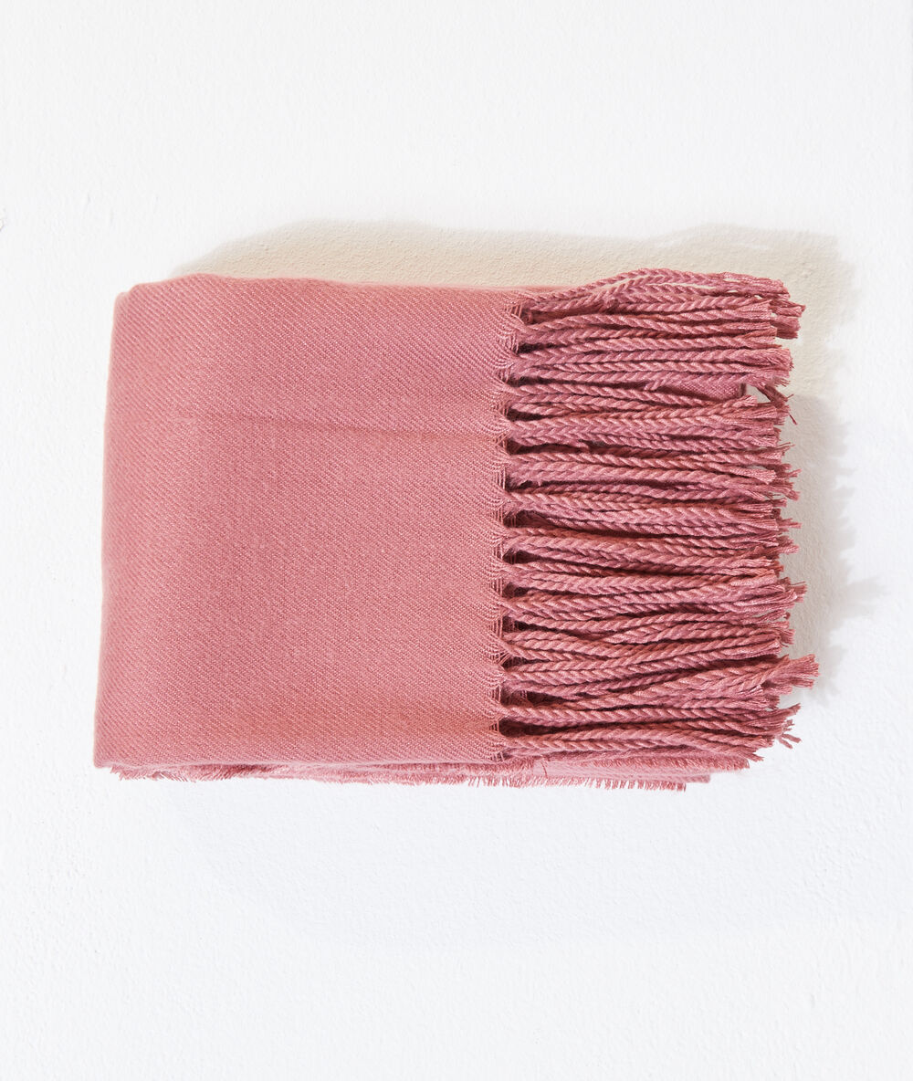 Echarpe plaid à franges framboise.