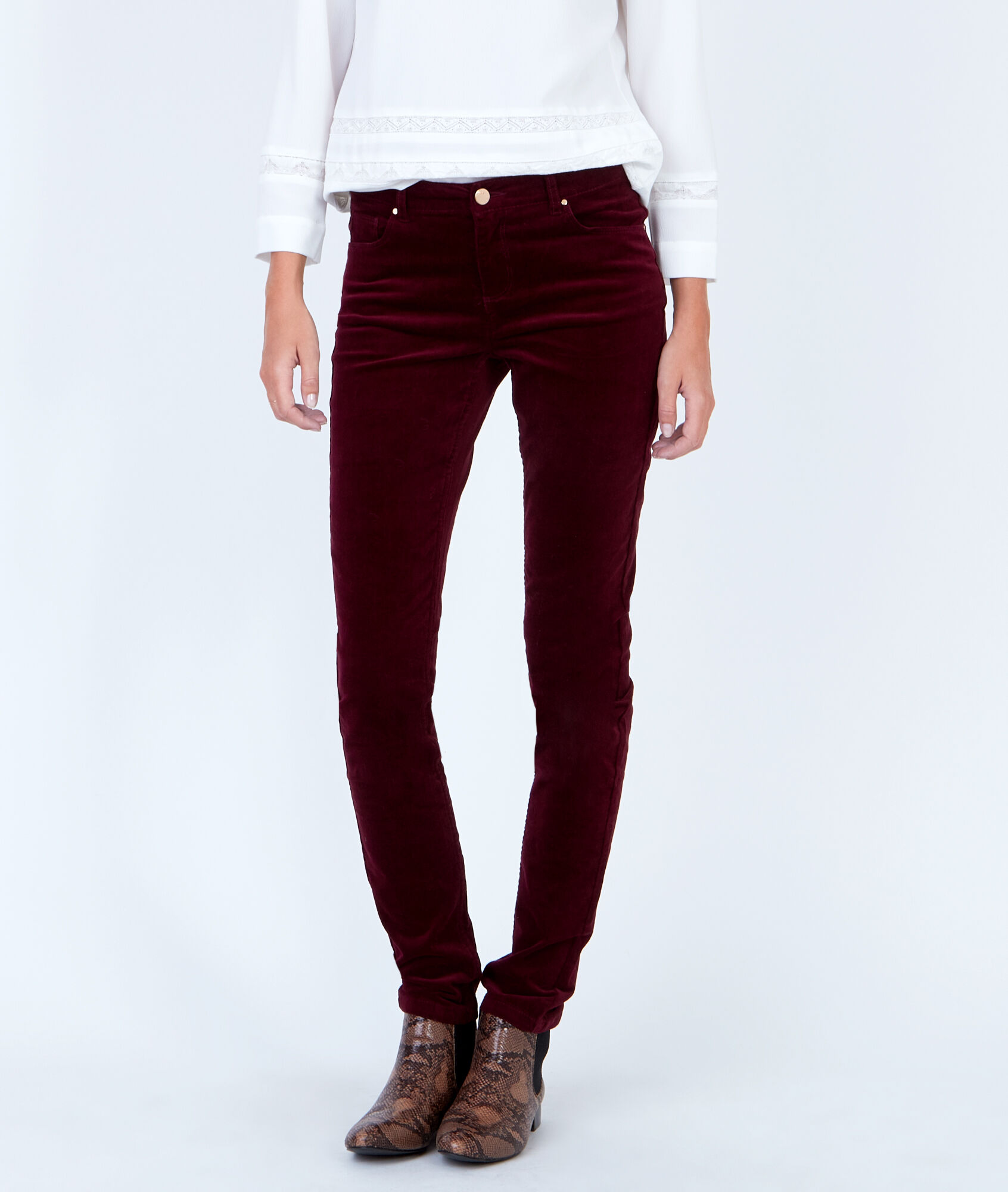 Pantalon slim en velours côtelé