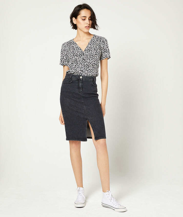 Blouse à imprimé fleuri noir.