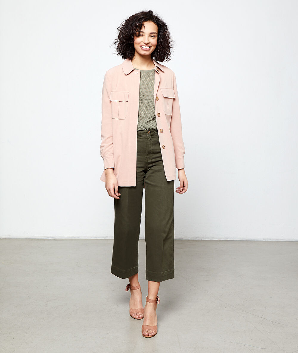 Pull en maille ajourée kaki clair.