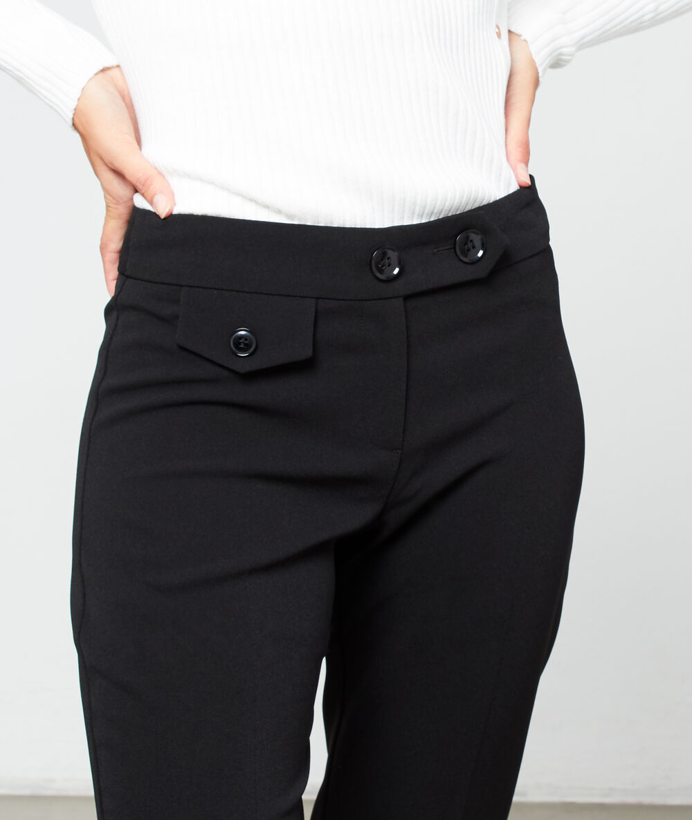 Pantalon carotte à pince noir.