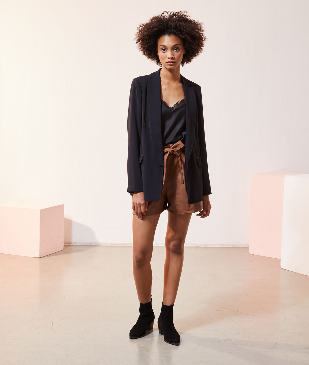 Veste droite noir.