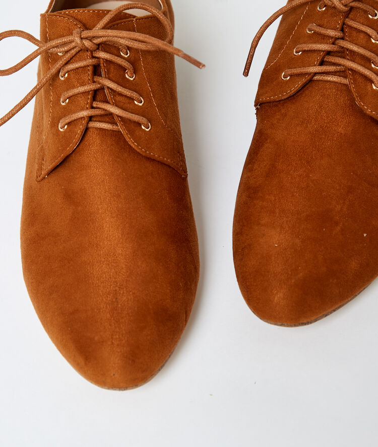 Derbies effet daim camel.