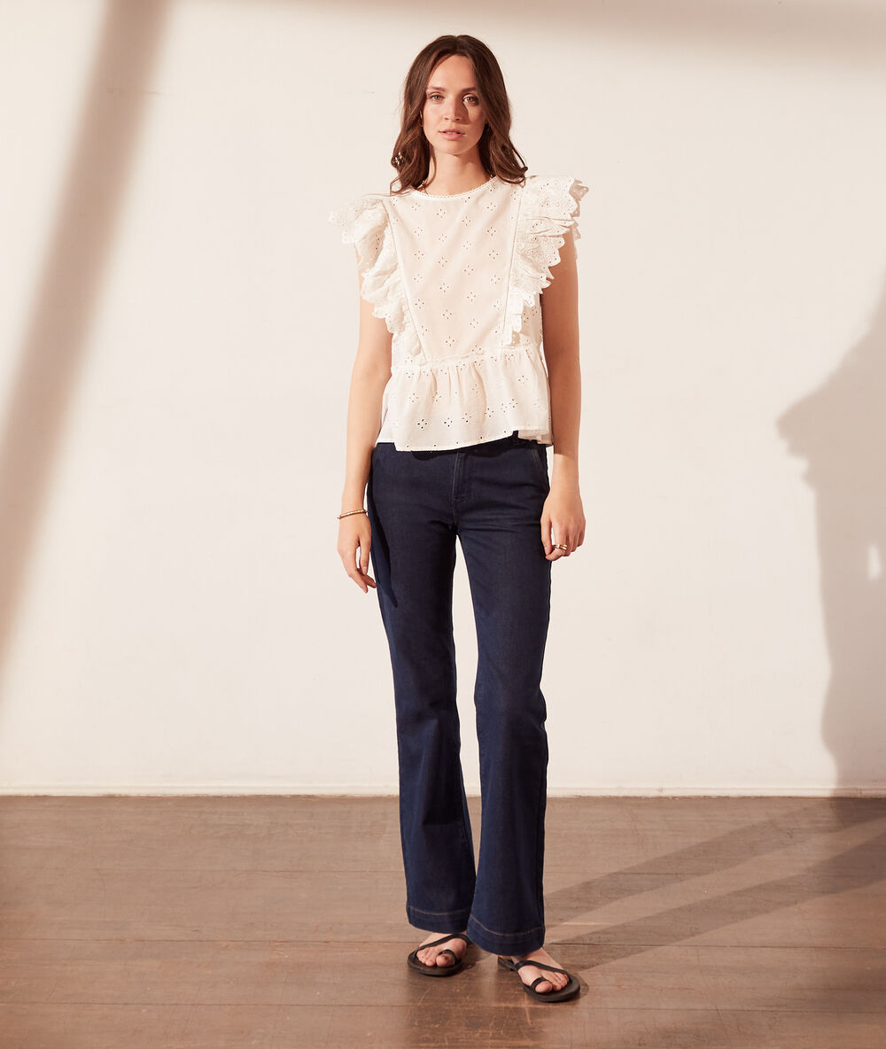 Top à volants avec broderie anglaise ecru.