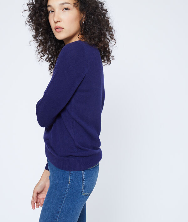 Pull col bateau en cachemire marine.