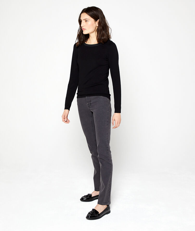 Pull col bateau en maille fine noir.