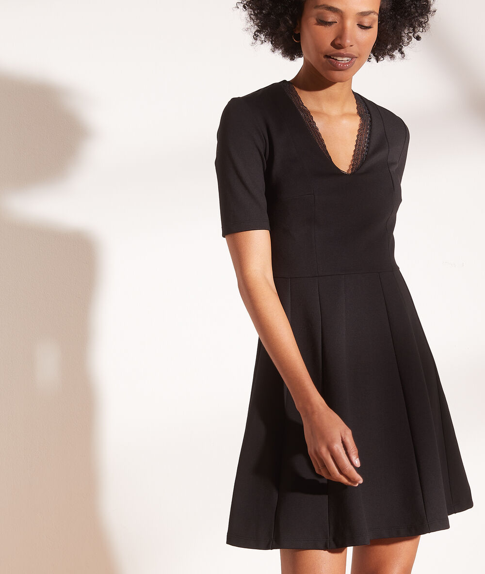 Robe col v 2 en 1 - brassière intégrée noir.
