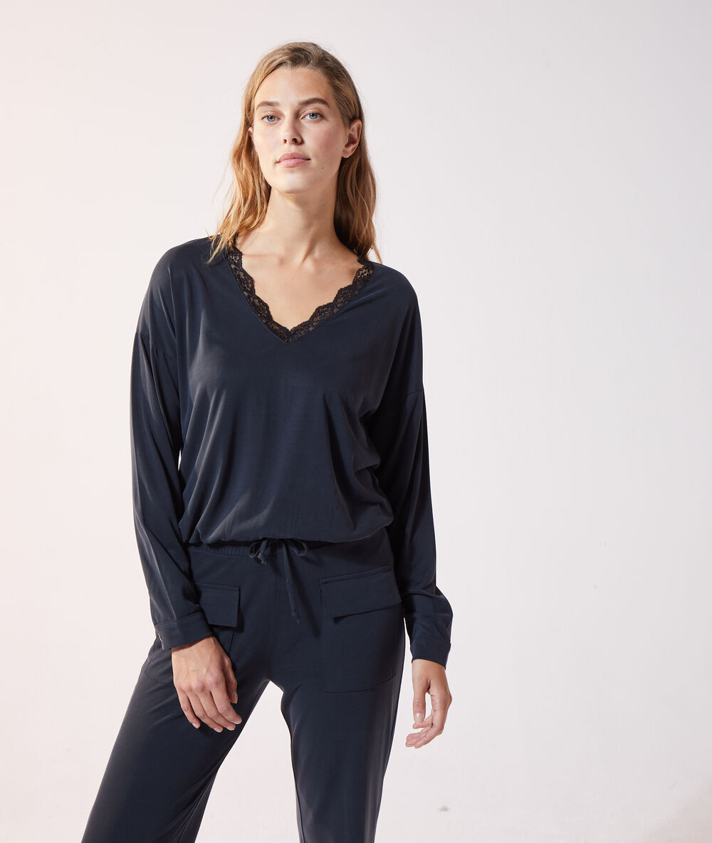 T-shirt décolleté dentelle noir.