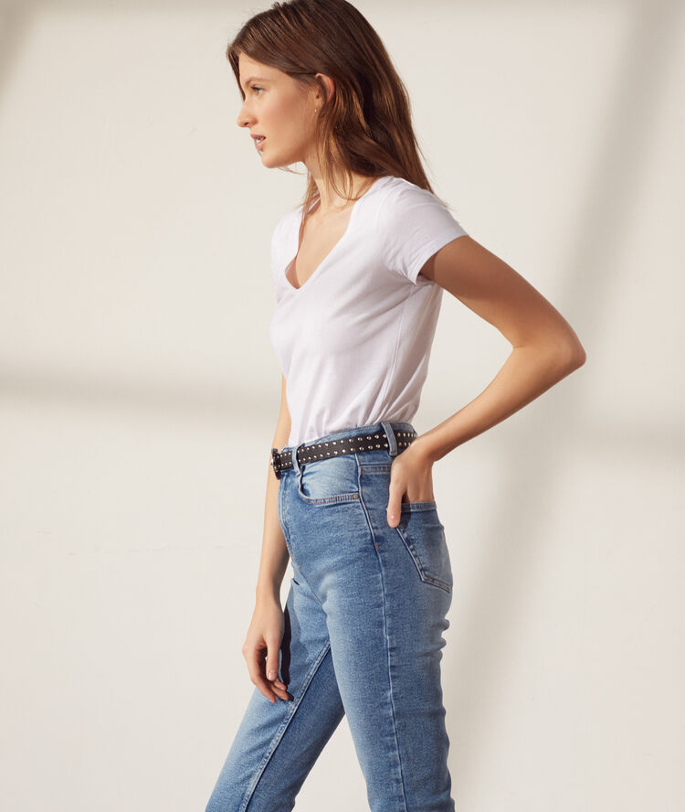 T-shirt col v blanc.