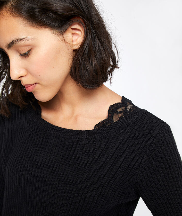 Pull dos décolleté dentelle noir.