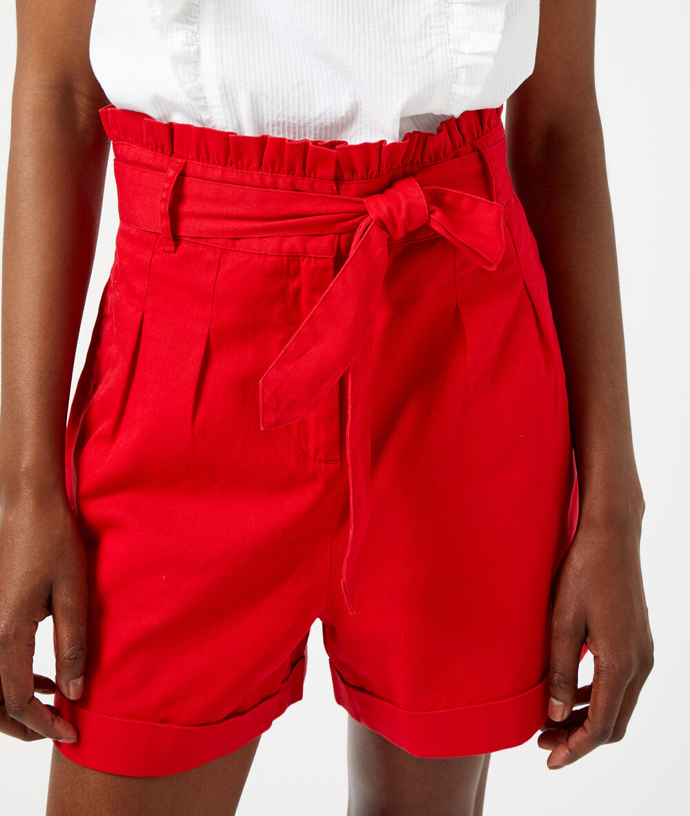 Short large à nouer carmin.