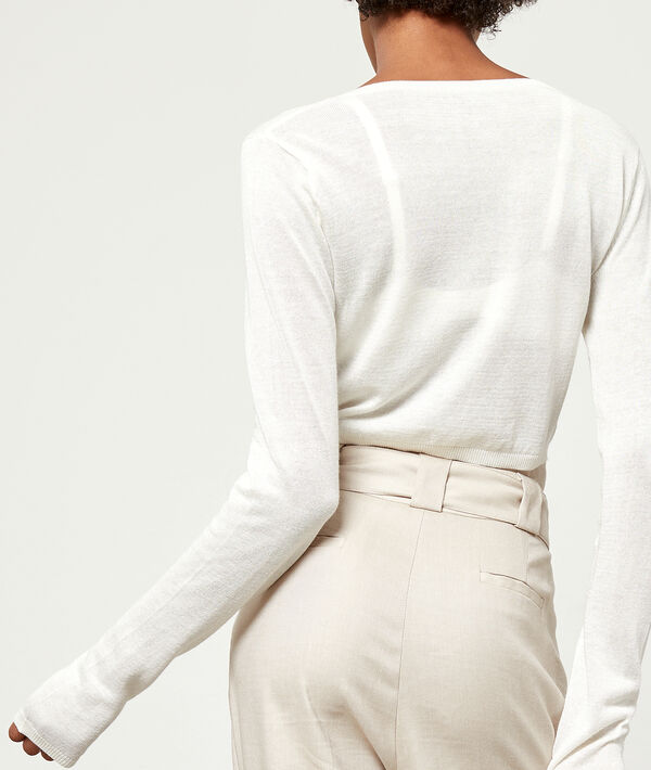 Cardigan court en maille fine ecru.