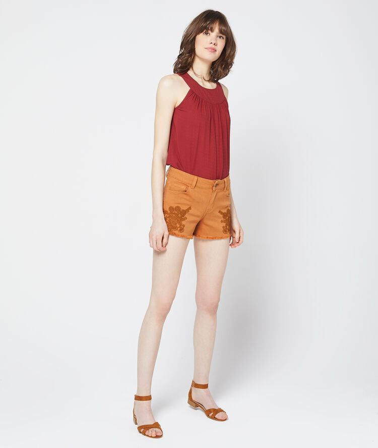Short à broderies epice.