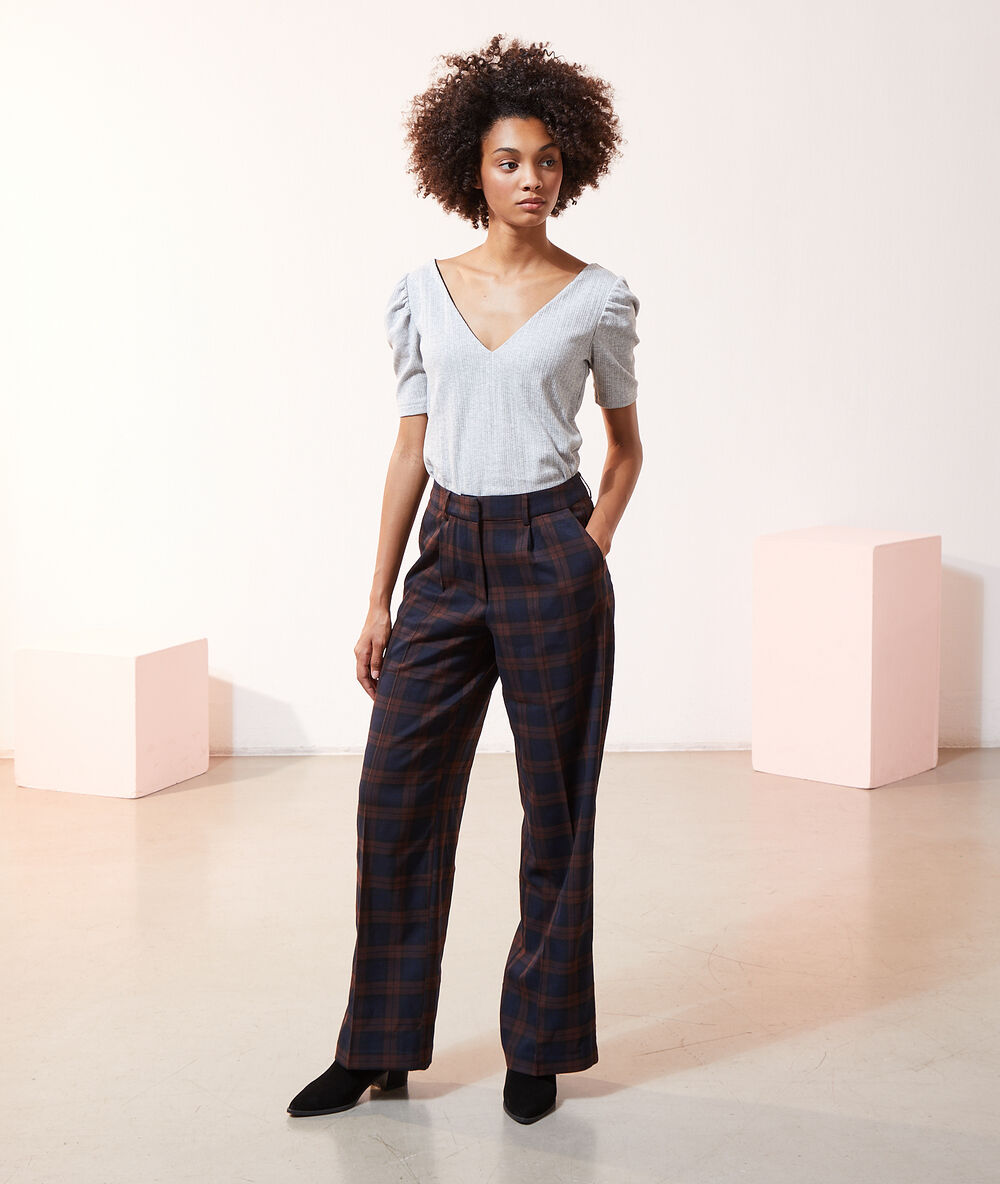 Pantalon carreaux à pinces bordeaux.