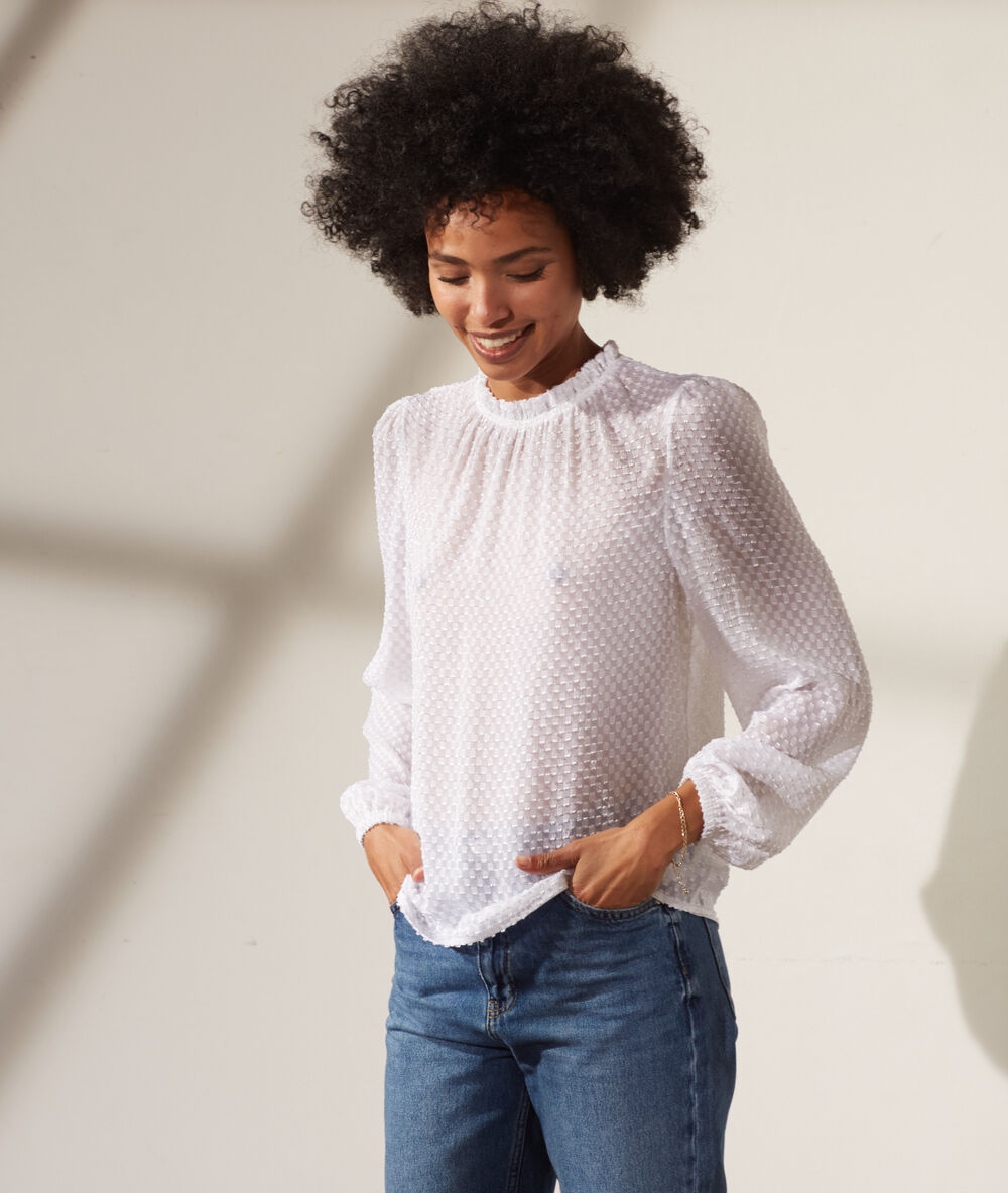 Blouse plumetis col haut ecru.