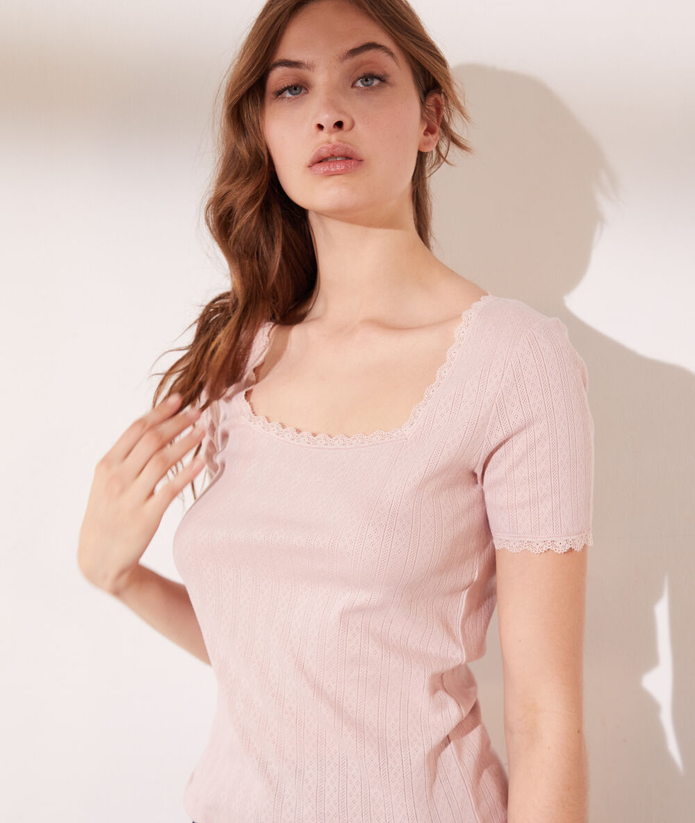 T-shirt pointelle en coton bio détails en dentelle blush.