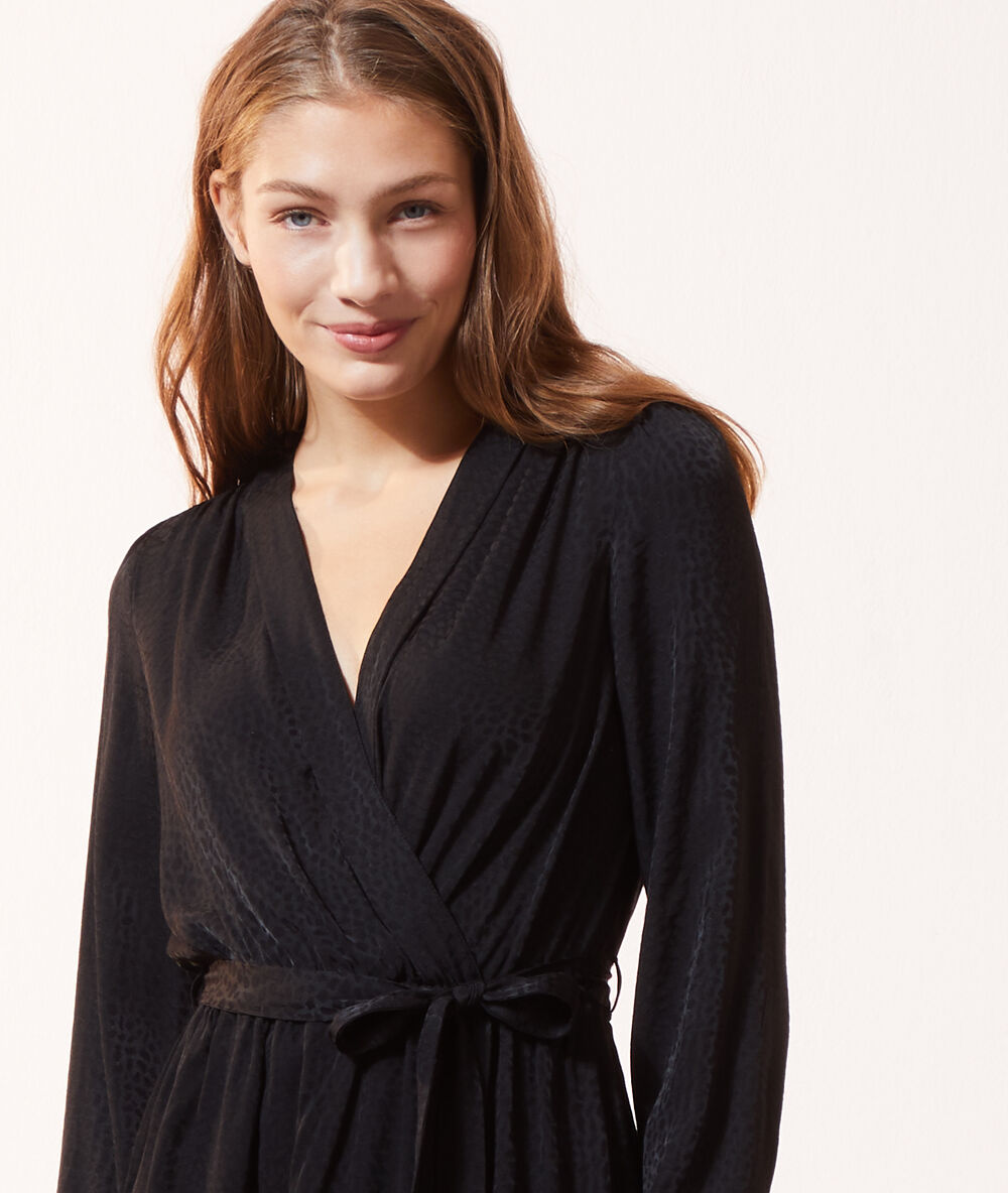 Robe cache-coeur ceinturée noir.