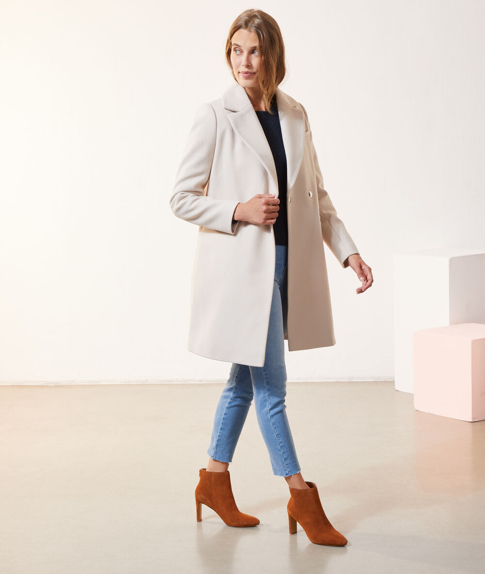 Manteau droit ecru.
