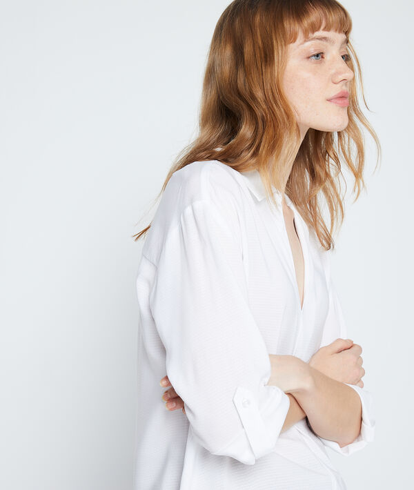Blouse col v blanc.