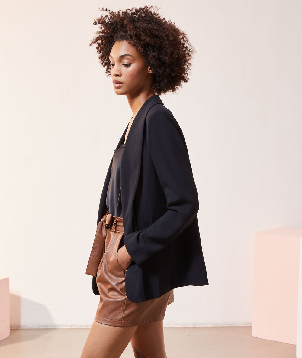 Veste droite noir.