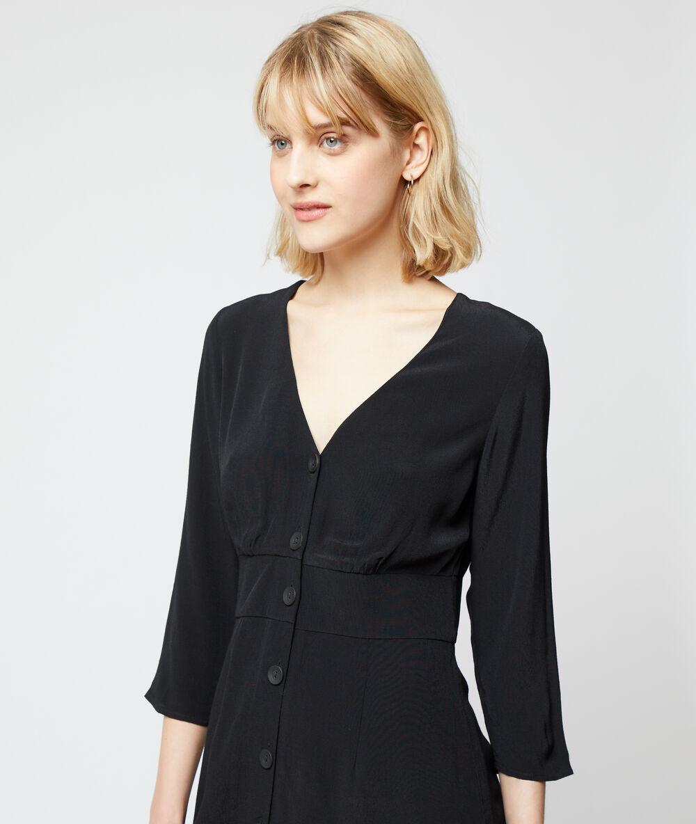 Robe fluide boutonnée noir.