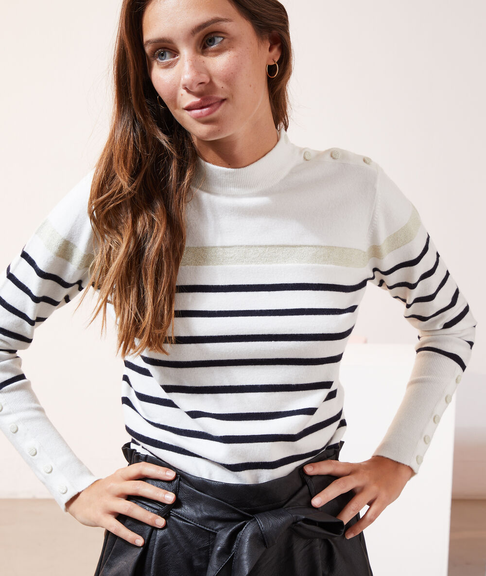 Pull rayé en maille fine ecru.