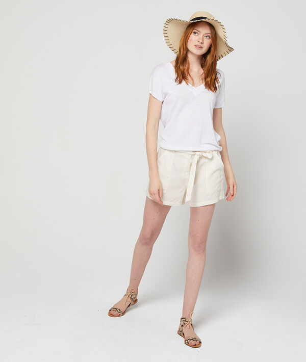Short fluide ceinturé en tencel® beige.