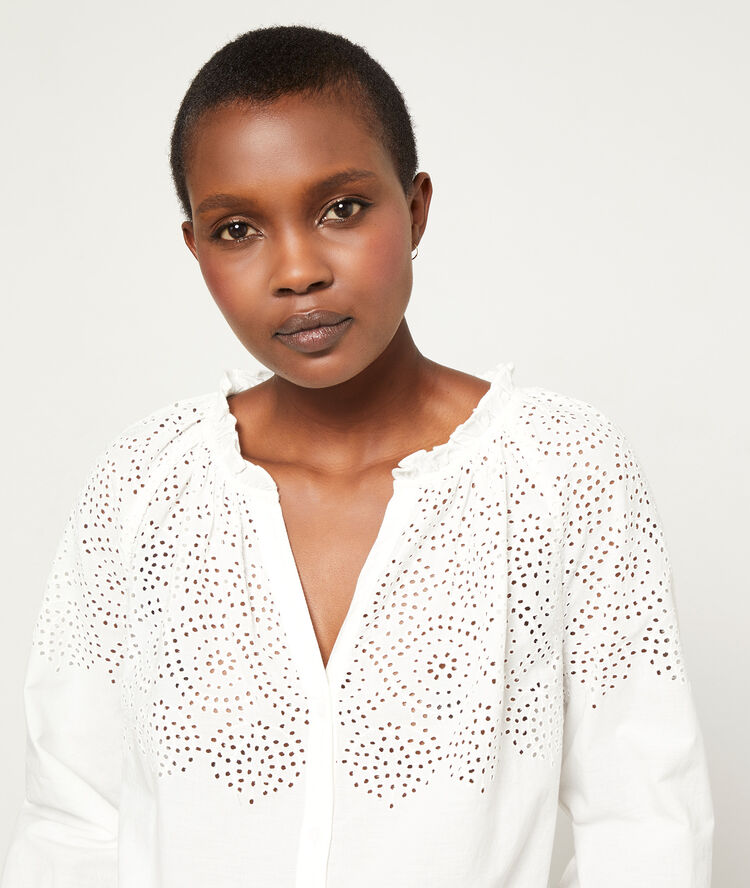 Blouse détails guipure ecru.