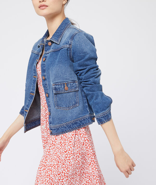 Veste en jean brut.