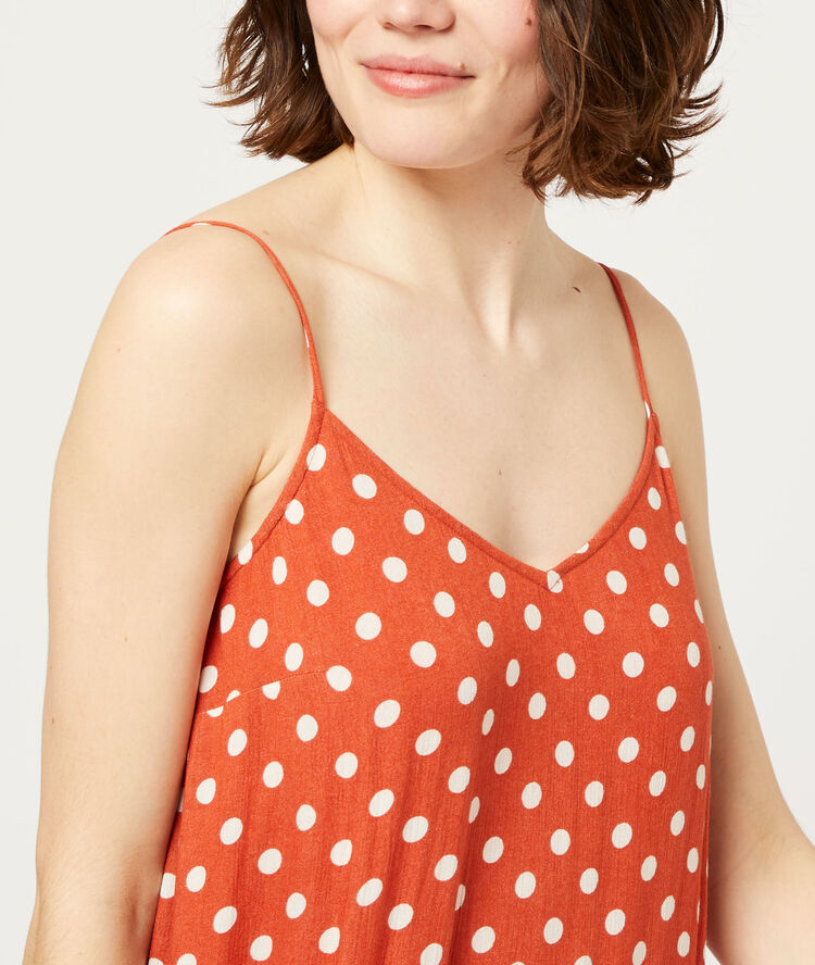 Robe longue dos décolleté brique.