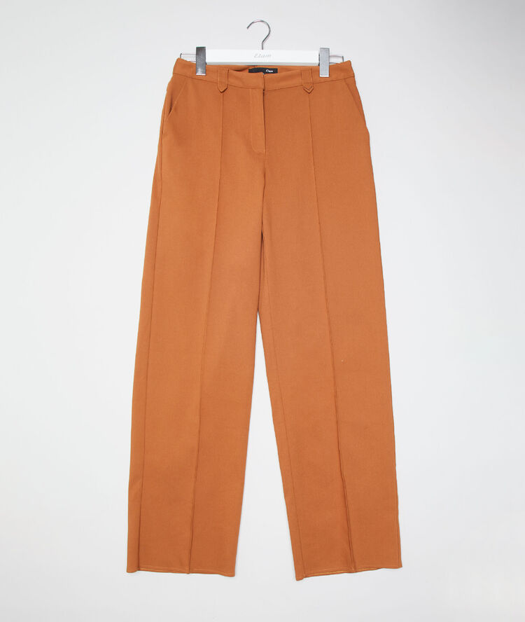 Pantalon large marron.