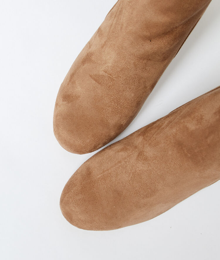 Bottines effet daim beige rose.