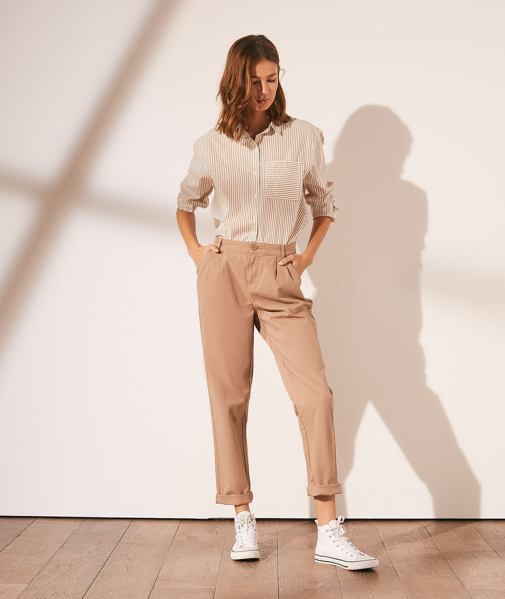 Pantalon chino camel.