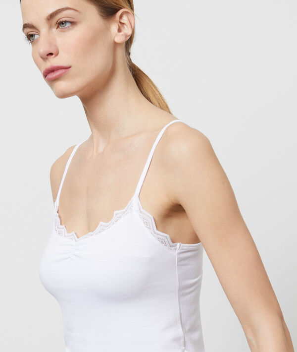 Débardeur décolleté en dentelle Débardeur décolleté en dentelle