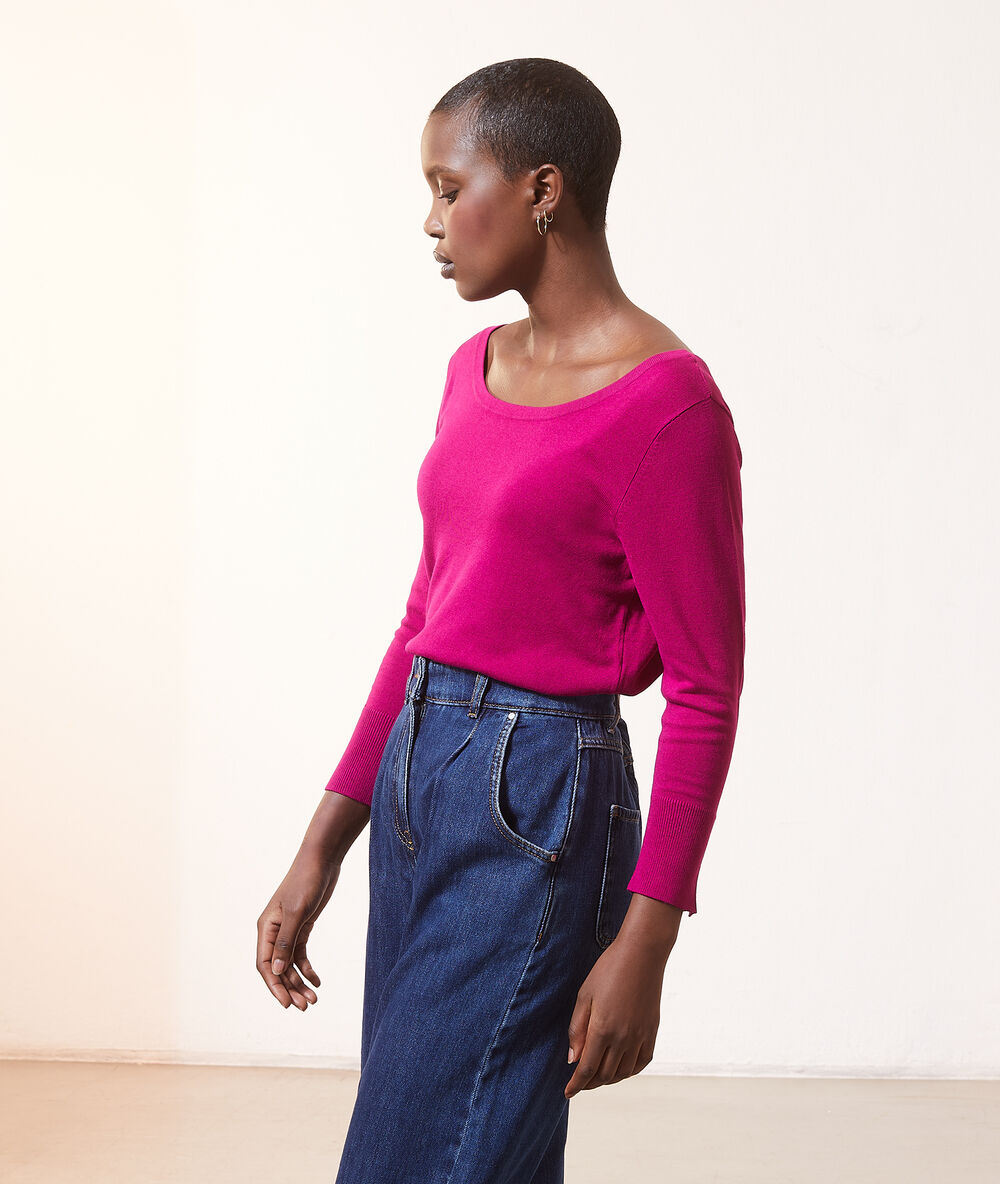Pull fin dos décolleté framboise.