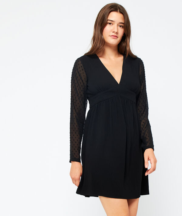 Robe à manches en plumetis noir.