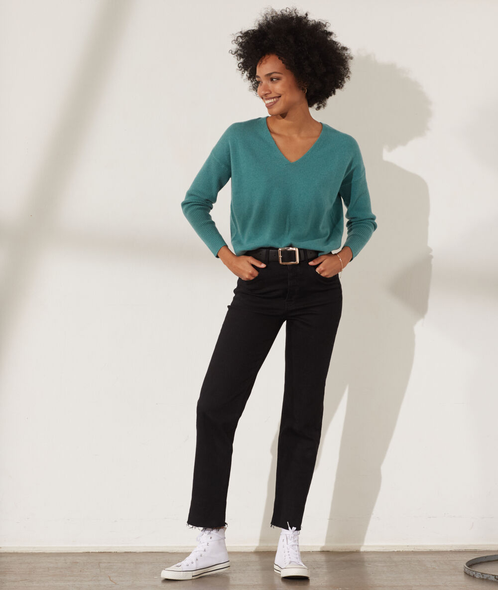Pull col v laine et cachemire sauge.