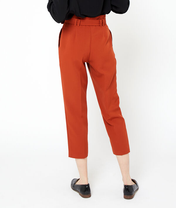 Pantalon carotte ceinturé Pantalon carotte ceinturé