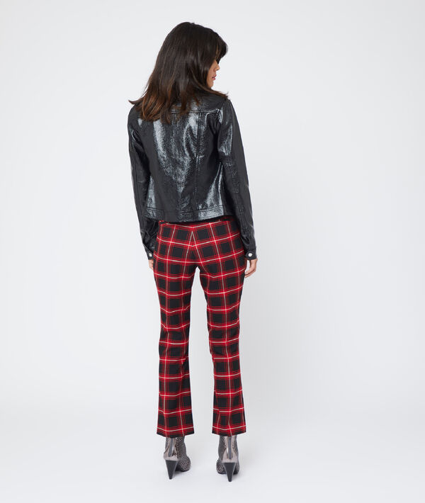 Blouson de biker vernis noir.