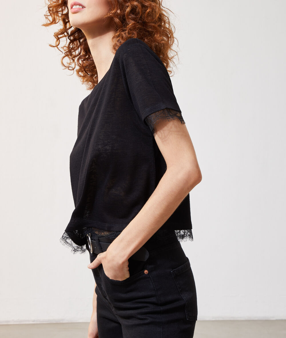 Top avec dentelle noir.