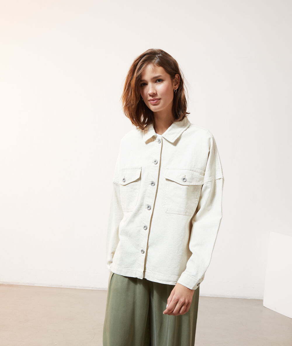 Veste droite boutonnée ecru.