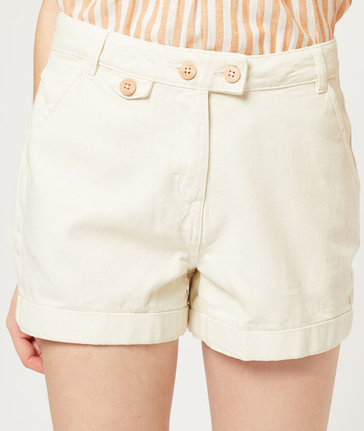 Short à pinces ecru.