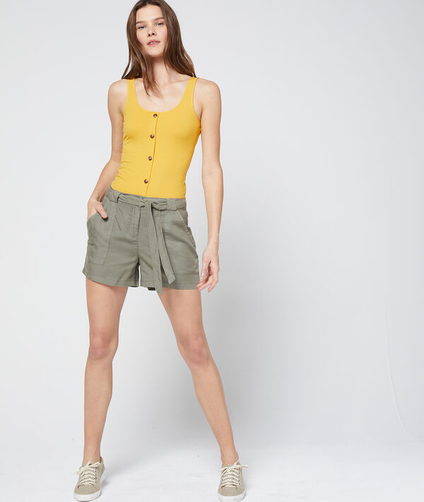 Short ceinturé en tencel® kaki clair.