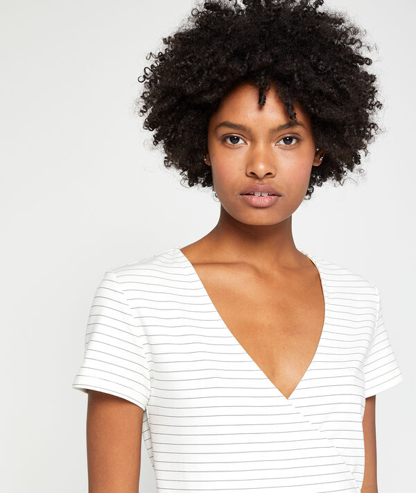 Robe portefeuille à rayures blanc.