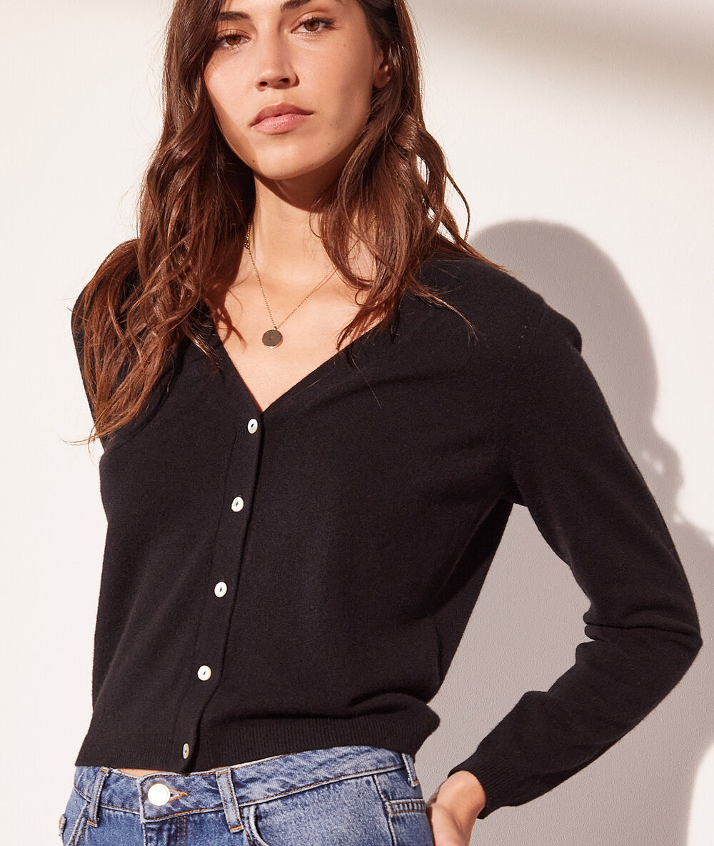 Gilet en cachemire noir.