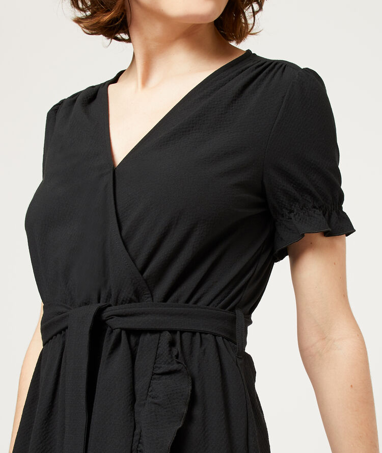 Robe portefeuille à volants noir.