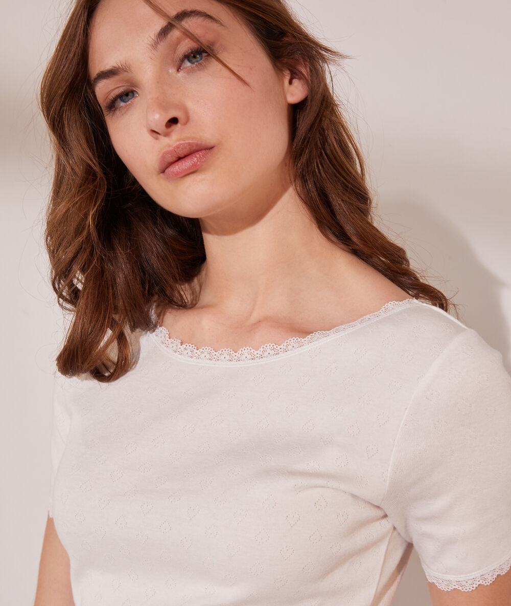 T-shirt pointelle en coton bio dos décolleté ecru.