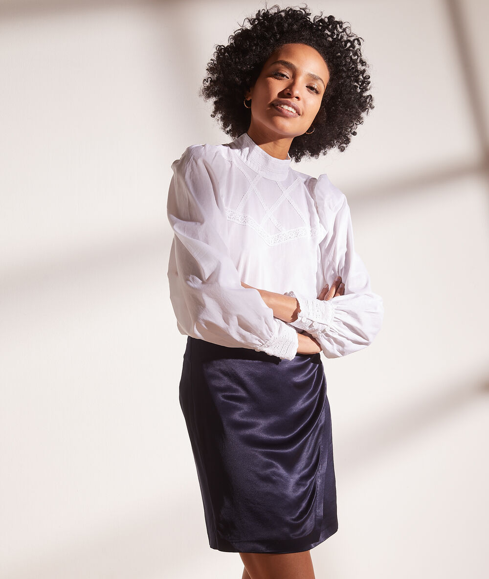 Blouse manches ballon blanc.