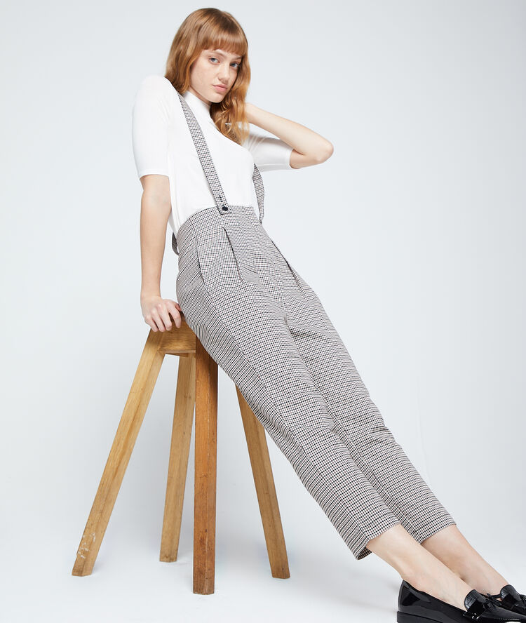 Pantalon carotte à bretelles noir.